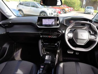Peugeot 208 1.2 PureTech 100 Allure Premium + 5dr EAT8