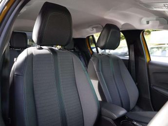Peugeot 208 1.2 PureTech 100 Allure Premium + 5dr EAT8