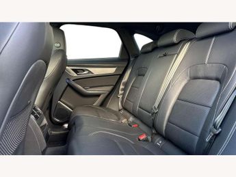Jaguar F-Pace 2.0 D200 R-Dynamic SE Black 5dr Auto AWD