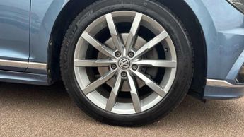 Volkswagen Passat Estate 2.0 TDI SCR 190 R-Line 5dr DSG [Panoramic Roof]