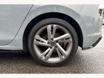 Volkswagen Golf 1.5 eTSI 150 R-Line 5dr DSG
