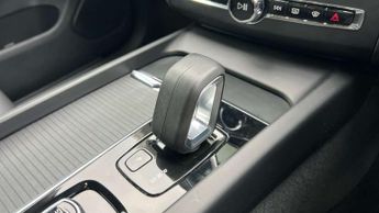 Volvo XC60 2.0 B5P Momentum 5dr AWD Geartronic