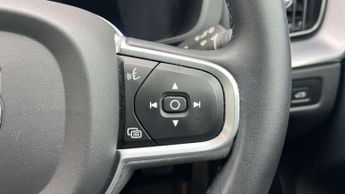 Volvo XC60 2.0 B5P Momentum 5dr AWD Geartronic
