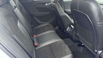 Volvo XC40 2.0 B4P R DESIGN 5dr Auto