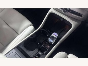 Volvo XC40 2.0 B4P Ultra Dark 5dr Auto