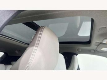 Volvo XC40 2.0 B4P Ultra Dark 5dr Auto