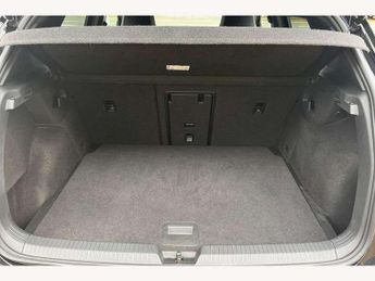 Volkswagen Golf 1.5 eTSI 150 R-Line 5dr DSG