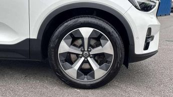 Volvo XC40 2.0 B4P Ultimate Dark 5dr Auto