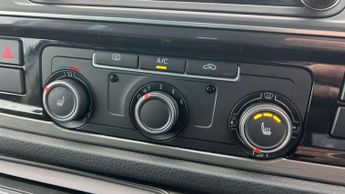 Volkswagen Transporter 2.0 BiTDI BMT 204 Highline Kombi Van DSG