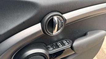 MINI Hatchback 5dr 1.5 Cooper Exclusive 5dr Auto