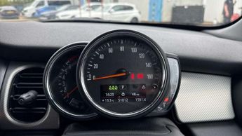 MINI Hatchback 5dr 1.5 Cooper Exclusive 5dr Auto