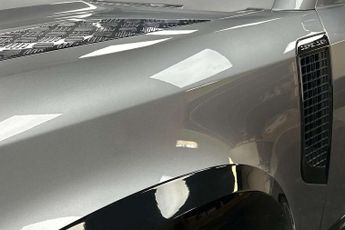 Land Rover Defender 3.0 D250 X-Dynamic SE 90 3dr Auto