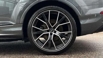 Audi Q7 50 TDI Quattro S Line 5dr Tiptronic