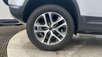 Land Rover Defender 2.0 D240 HSE 110 5dr Auto