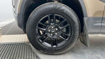 Land Rover Defender 3.0 D250 Hard Top SE Auto