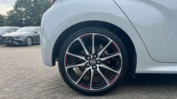 Toyota Yaris 1.5 Hybrid GR Sport 5dr CVT