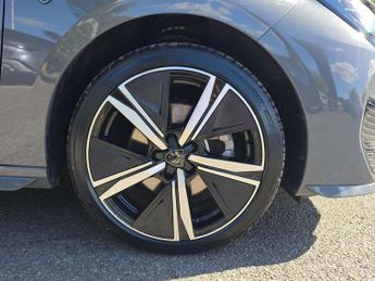 Peugeot 308 1.2 Hybrid 136 GT 5dr e-DSC6