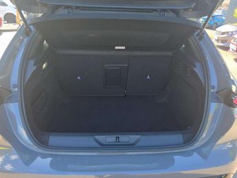 Peugeot 308 1.2 Hybrid 136 GT 5dr e-DSC6