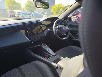 Peugeot 308 1.2 Hybrid 136 GT 5dr e-DSC6