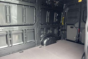 Volkswagen Crafter 2.0 TDI 140PS Commerce Plus High Roof Van Auto