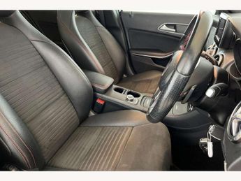 Mercedes-Benz GLA GLA 220 CDI 4Matic AMG Line 5dr Auto [Pre Plus]