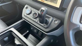 Land Rover Defender 3.0 D250 SE 110 5dr Auto