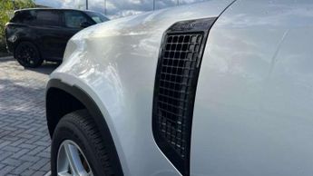 Land Rover Defender 3.0 D250 SE 110 5dr Auto