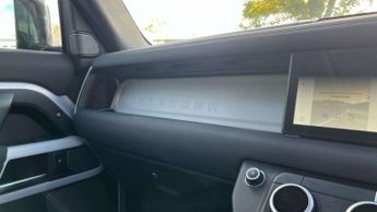Land Rover Defender 3.0 D250 SE 110 5dr Auto