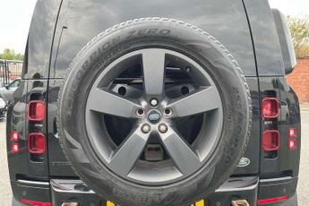 Land Rover Defender 3.0 D250 X-Dynamic HSE 110 5dr Auto