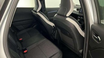 Renault Captur 1.6 E-Tech full hybrid 145 Techno 5dr Auto