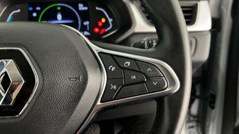 Renault Captur 1.6 E-Tech full hybrid 145 Techno 5dr Auto