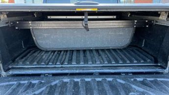 Nissan Navara Double Cab Pick Up N-Guard 2.3dCi 190 4WD Auto