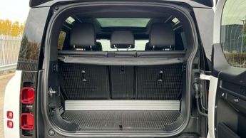 Land Rover Defender 3.0 D250 X-Dynamic SE 90 3dr Auto