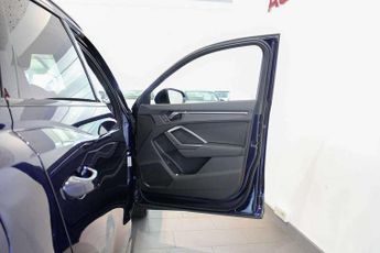 Audi Q3 35 TDI Black Edition 5dr S Tronic [20" Alloy]