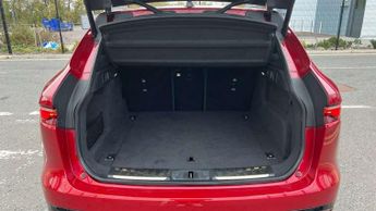 Jaguar F-Pace 2.0 D200 R-Dynamic SE Black 5dr Auto AWD