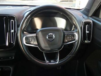 Volvo XC40 2.0 D4 [190] R DESIGN 5dr AWD Geartronic