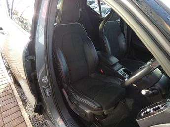 Volvo XC40 2.0 D4 [190] R DESIGN 5dr AWD Geartronic