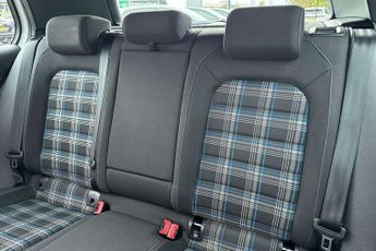 Volkswagen Golf GTE 1.4 TSI GTE Advance 5dr DSG