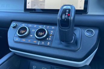 Land Rover Defender 2.0 D240 HSE 110 5dr Auto [7 Seat]