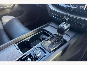 Volvo XC60 2.0 D4 R DESIGN 5dr Geartronic