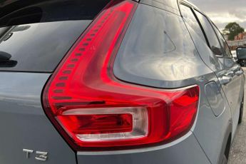 Volvo XC40 1.5 T3 [163] R DESIGN 5dr Geartronic