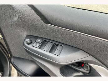 Toyota Yaris 1.5 Hybrid Design 5dr CVT