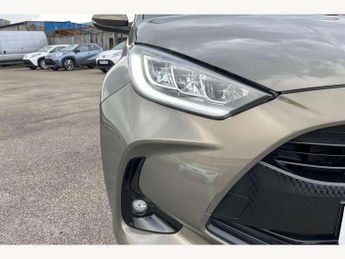 Toyota Yaris 1.5 Hybrid Design 5dr CVT