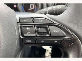 Toyota Yaris 1.5 Hybrid Design 5dr CVT