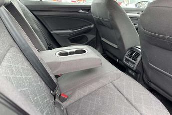 Volkswagen Golf 2.0 TDI Life 5dr DSG