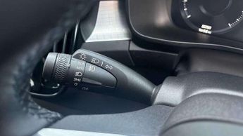 Volvo XC40 1.5 T3 [163] Momentum 5dr Geartronic