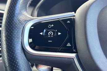 Volvo XC90 2.0 D5 PowerPulse R DESIGN 5dr AWD Geartronic