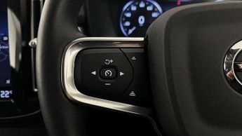 Volvo XC40 1.5 T3 [163] Momentum 5dr Geartronic