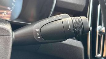 Volvo XC40 Recharge 1.5 T4 Recharge PHEV Plus Dark 5dr Auto