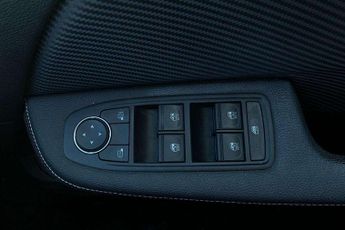 Renault Clio 1.6 E-TECH Hybrid 140 RS Line 5dr Auto